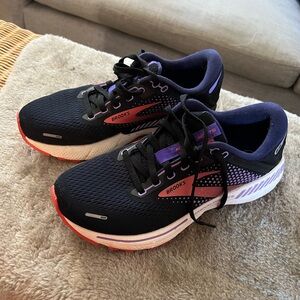 Brooks Adrenaline sneakers